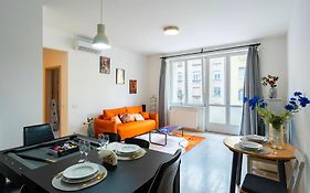 Designer Vintage Home Near Castle District